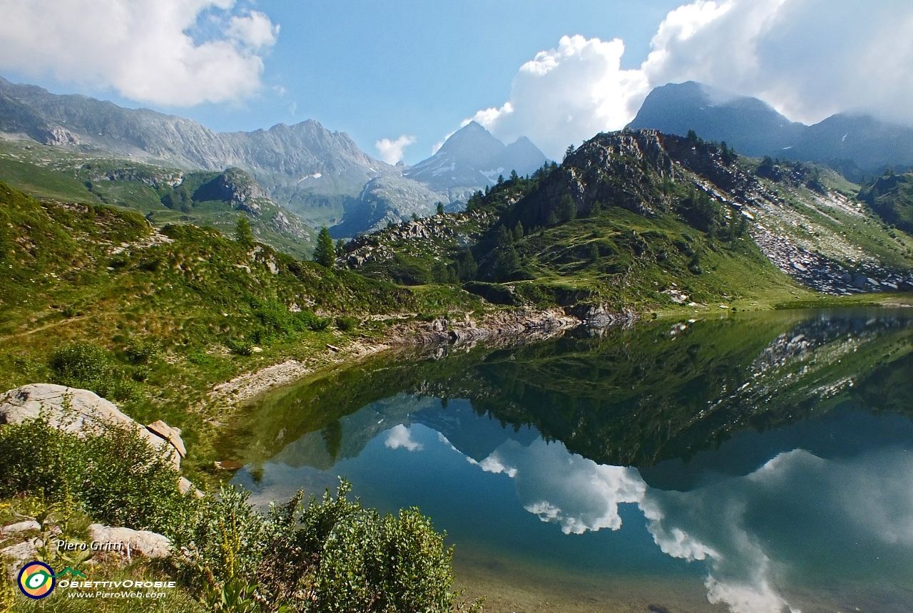 11 il Diavolo si specchia nel Lago Rotondo....JPG